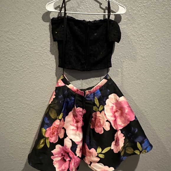 B Darlin 2 piece Prom/Homecoming Dress - Picture 4 of 11